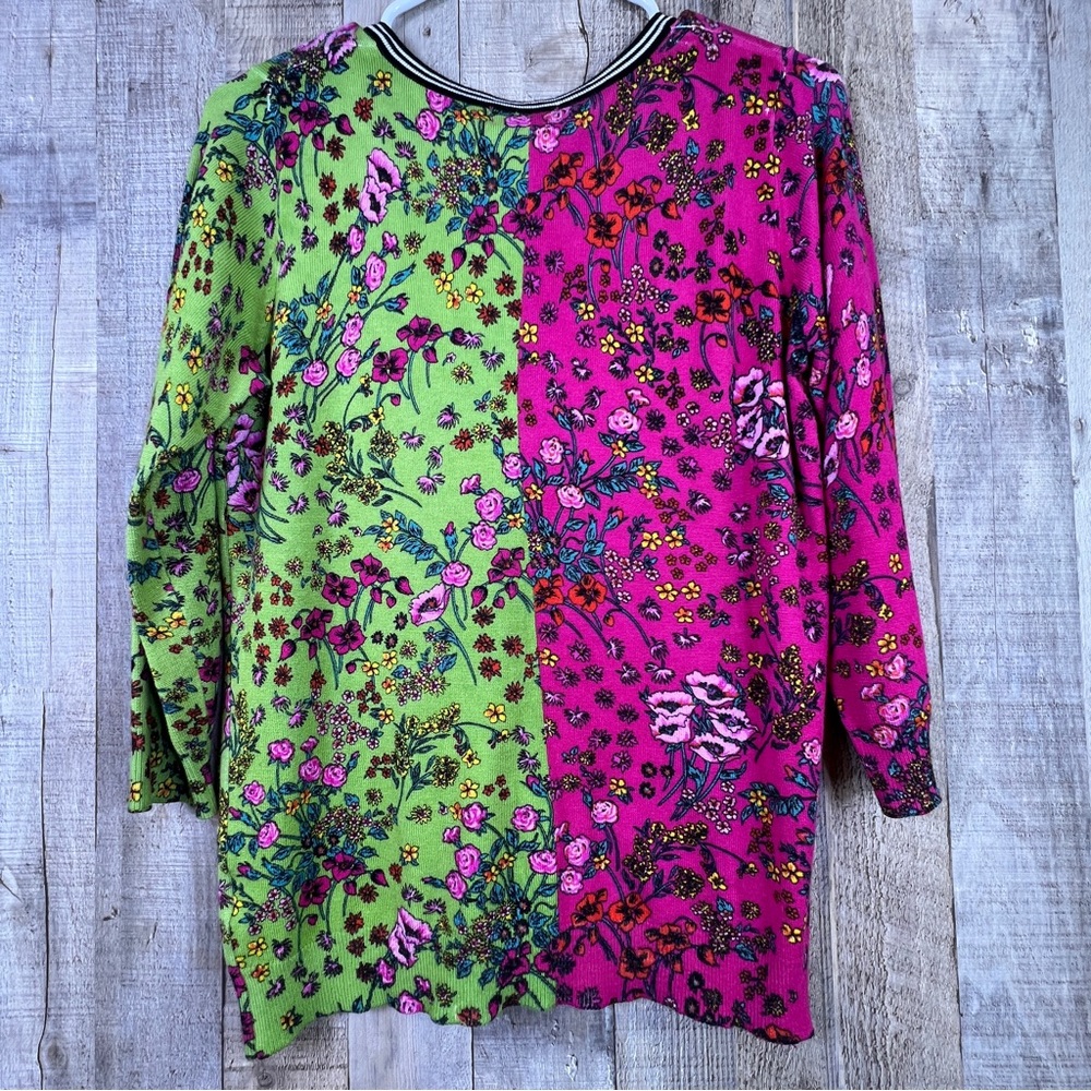 Joseph A. qu’est•ce que c’est silk? Small Button Front Floral Cardigan
